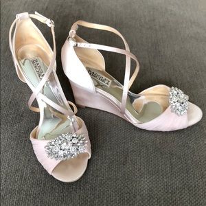 Badgley Mischka Women’s Tacey Wedge Sandal